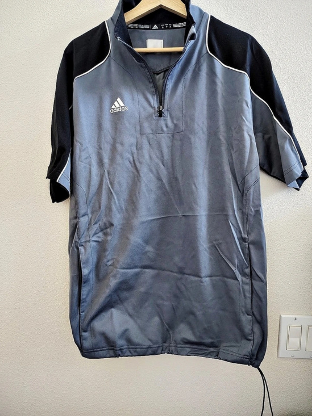 adidas Men's Small Gray & Black Warm Up Jersey Size Small